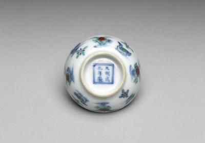 图片[2]-Saucer with wucai polychrome decoration, Ming dynasty, Chenghua reign (1465-1487)-China Archive